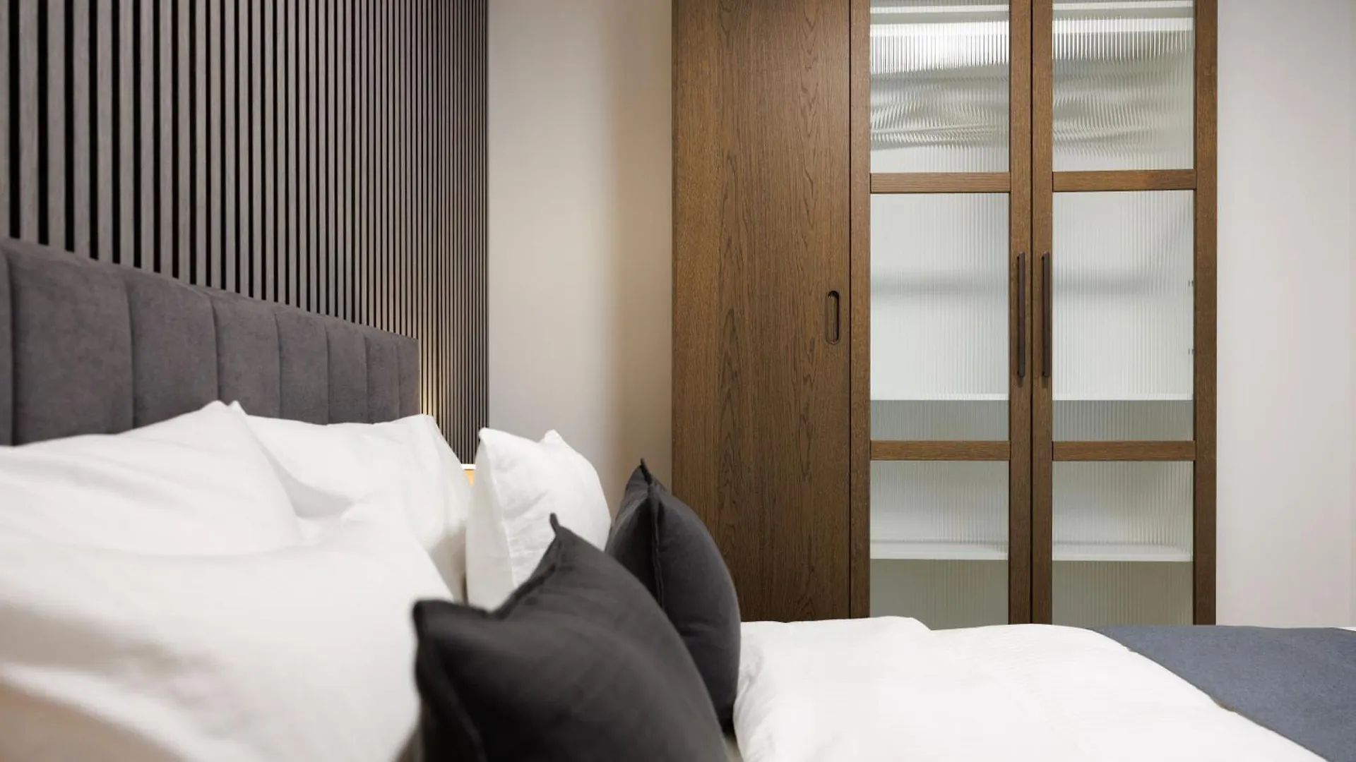 Apartment Secret Garden Suite With Terrace, 10 Min To Center Vienna