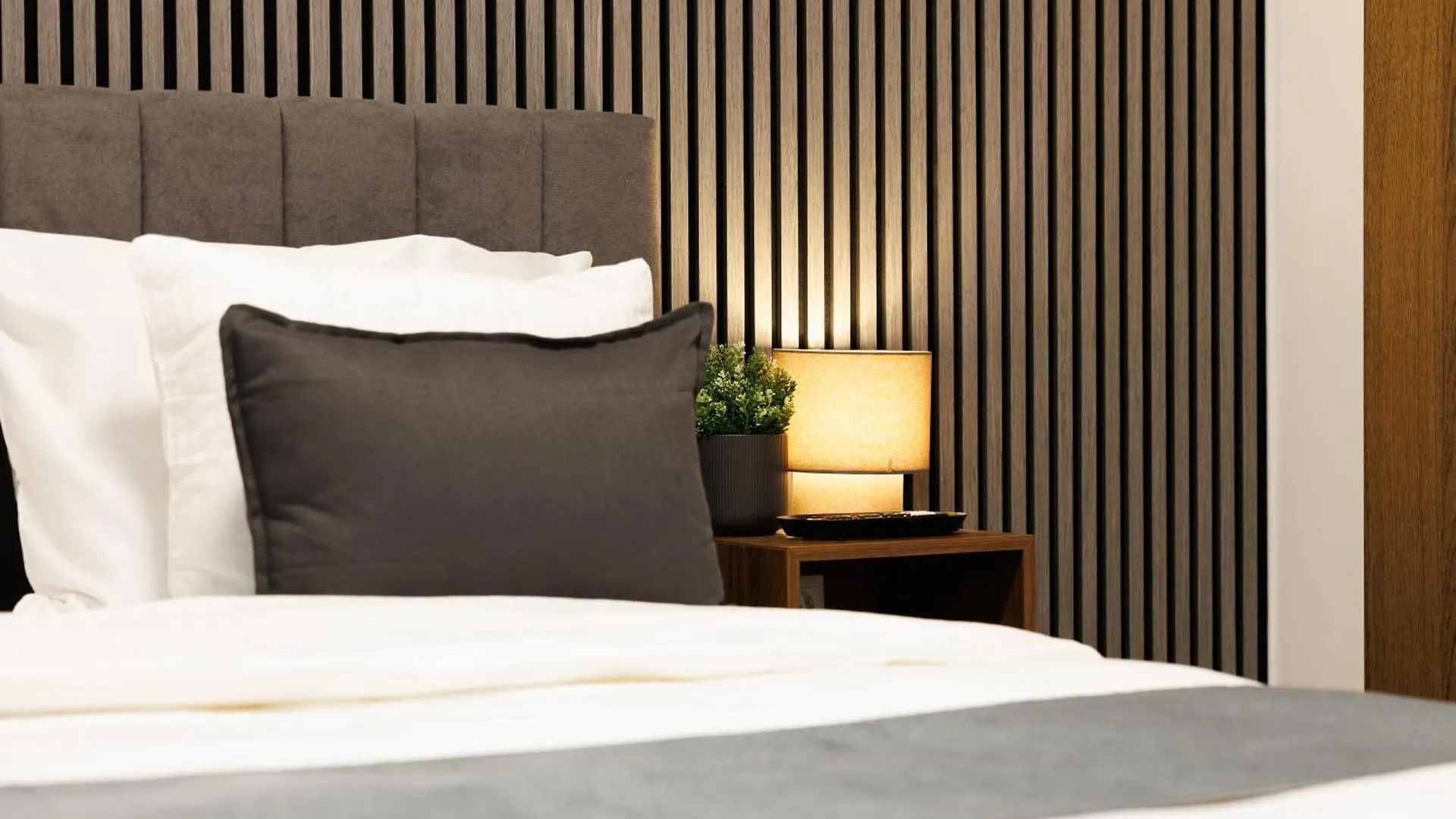 Secret Garden Suite With Terrace, 10 Min To Center Vienna Apartment
